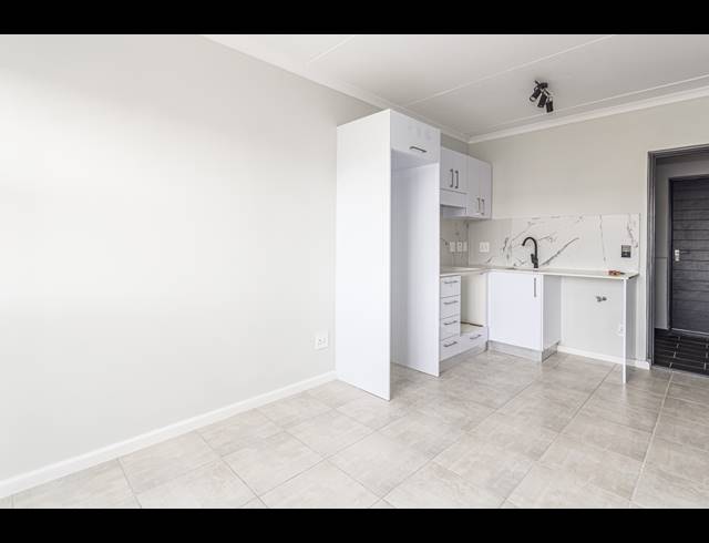 1 BEDROOM APARTMENT FOR SALE IN TABLE VIEW